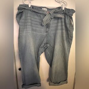 Adorable Boyfriend Jeans with Belt Tie & Pockets (Size 26)